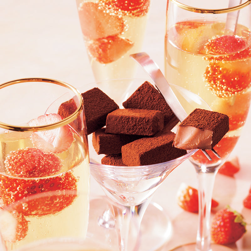 Nama Chocolate Strawberry Champagne - ROYCE' Chocolate Malaysia